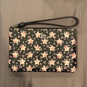 coach stars corner zip